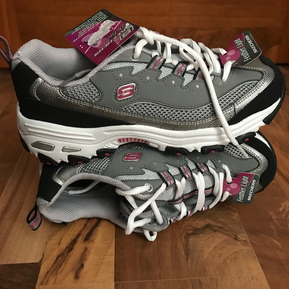 Skechers D’Lites feather light shoes